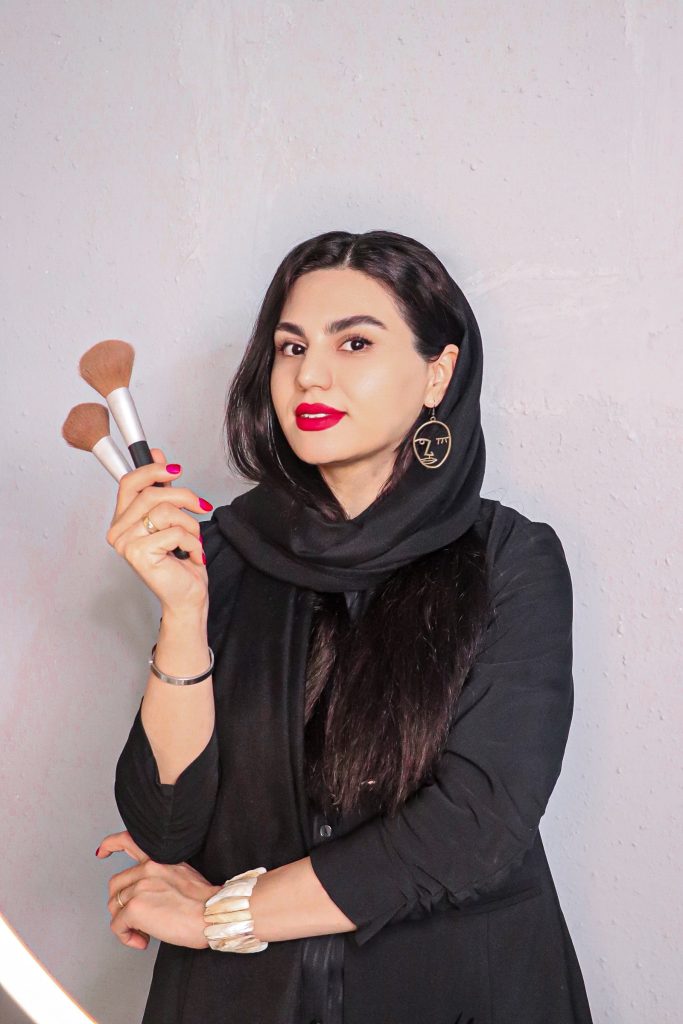 سالن زیبایی ملکا میکاپ شینیون عروس در مشهد وکیل آباد